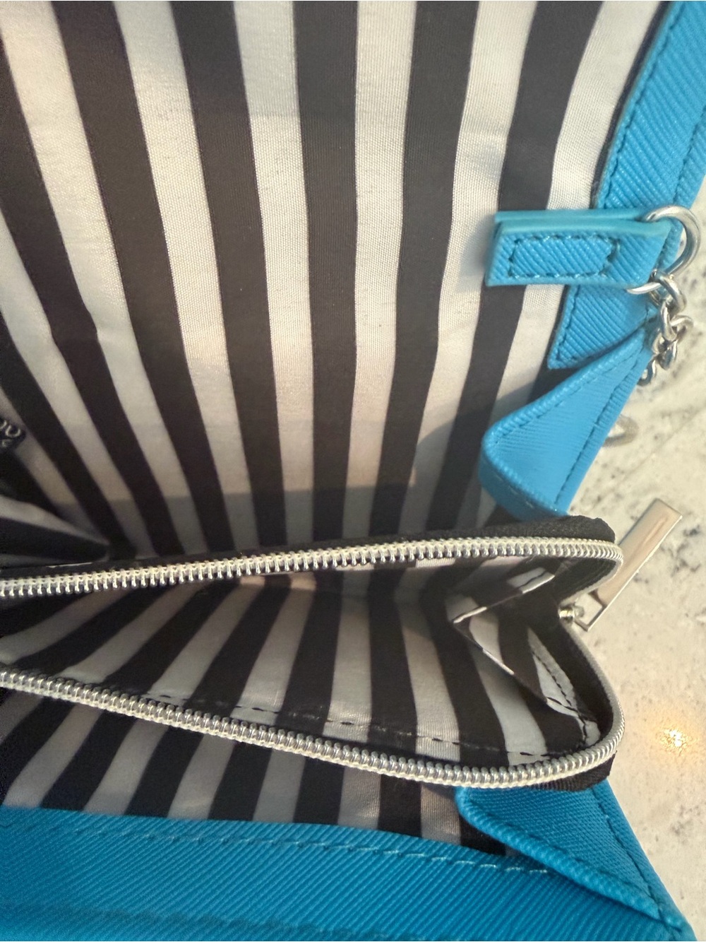 Marc Tetro Schnauzer Dog Wallet with Key Ring Stripe Interior Vegan Leather - Picture 5 of 7